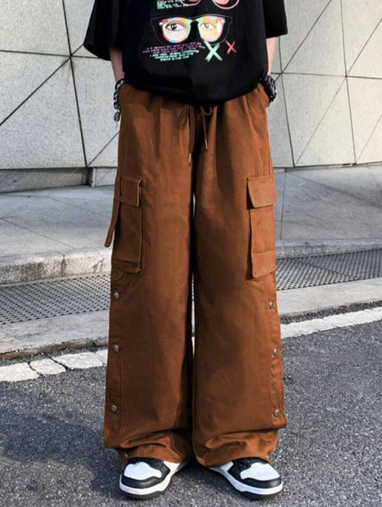 Trendy Brown Cargo Pant Flap Pocket Y2K Vintage Streetwear Hip Hop Wide Leg Drawstring Elastic Waist Cargo Fashion For Mens
