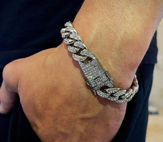 Trendy Diamond Ice Out Cuban Link Bracelet For Ideal Look